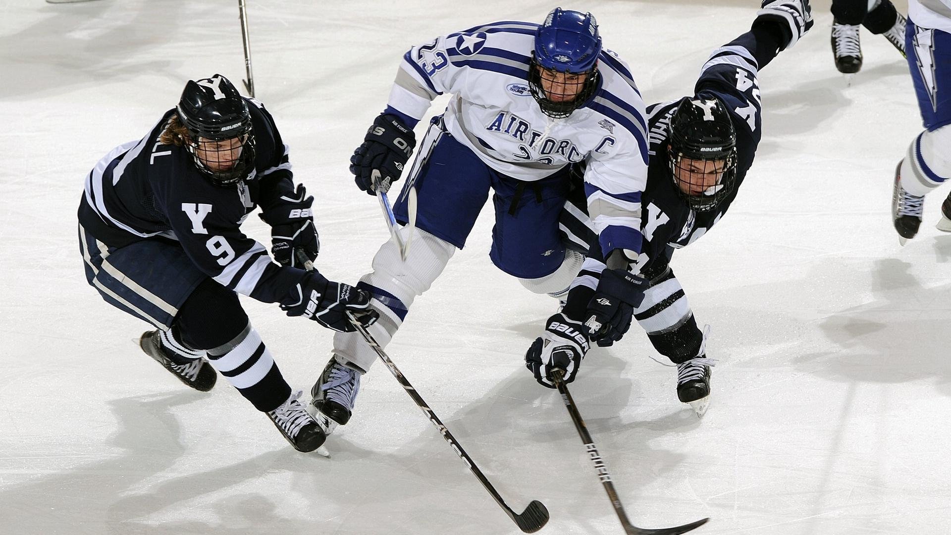 戈麦斯里程碑之夜点燃威斯特法伦，多特蒙德青春风暴狂扫巴萨